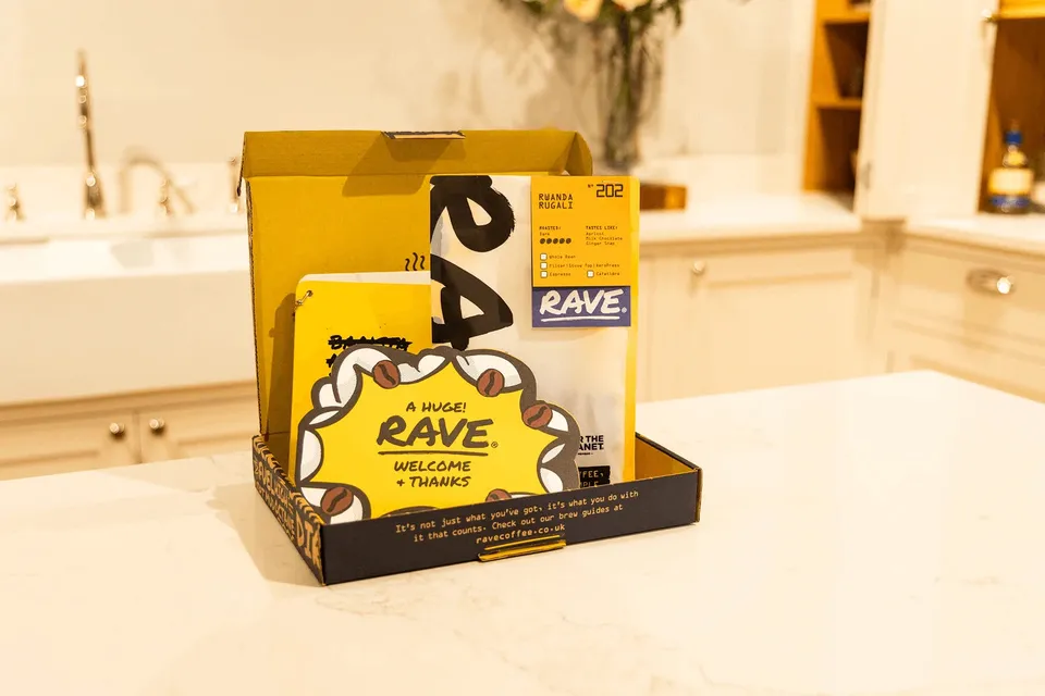 Rave Coffee Traditional abonament cafea 6 luni 250g cadou